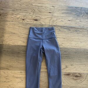Lululemon Athletica Gray Winder Under crop
